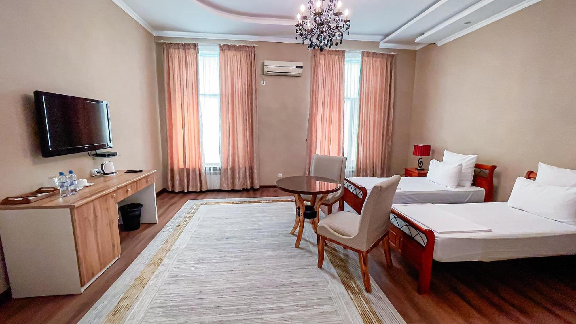 Altair Hotel Sjymkent Exteriör bild