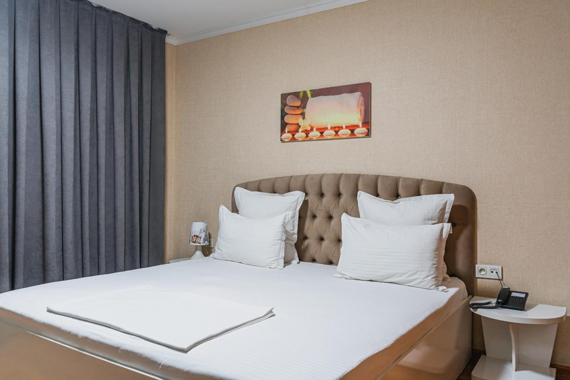 Altair Hotel Sjymkent Exteriör bild