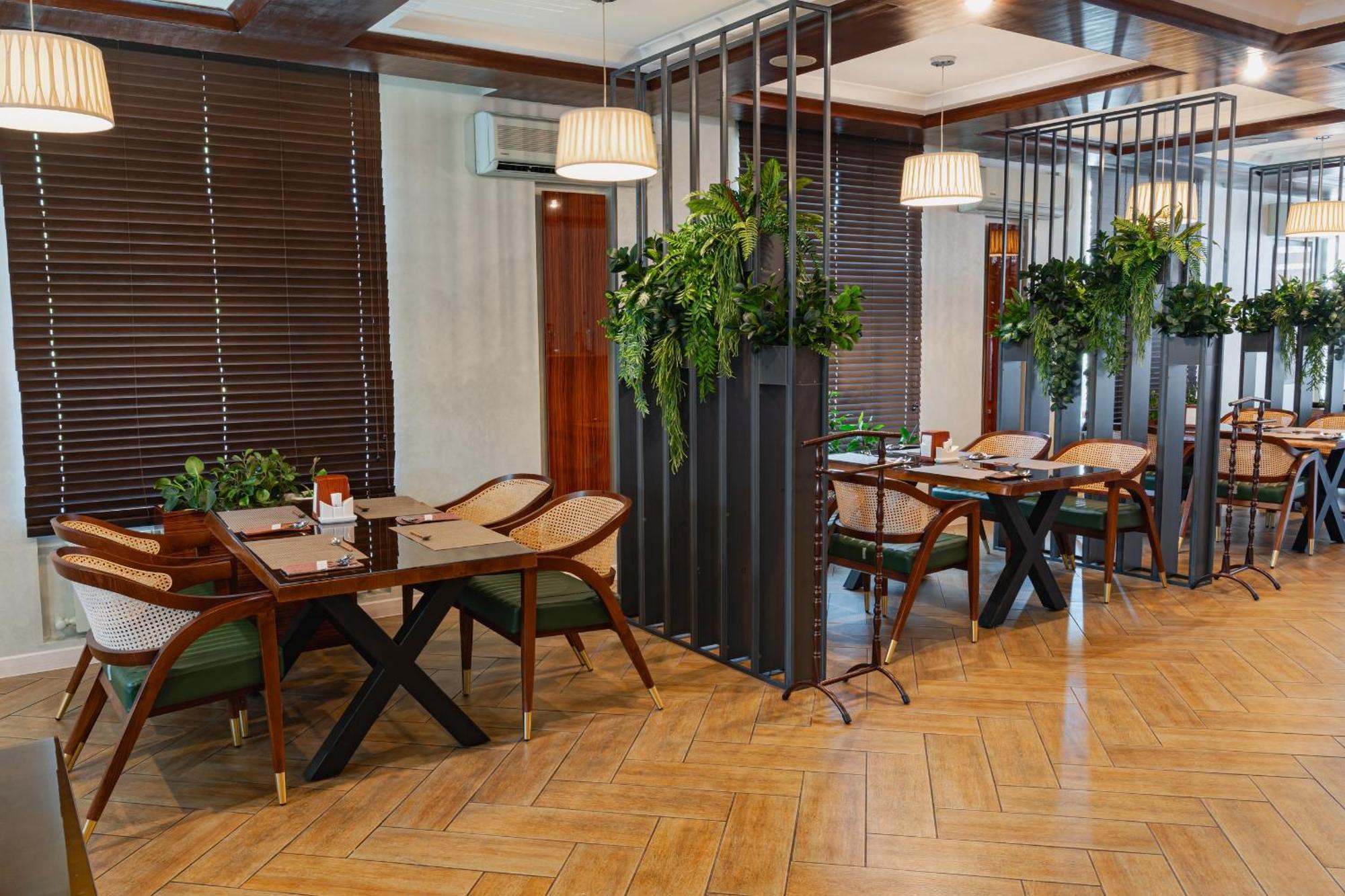 Altair Hotel Sjymkent Exteriör bild