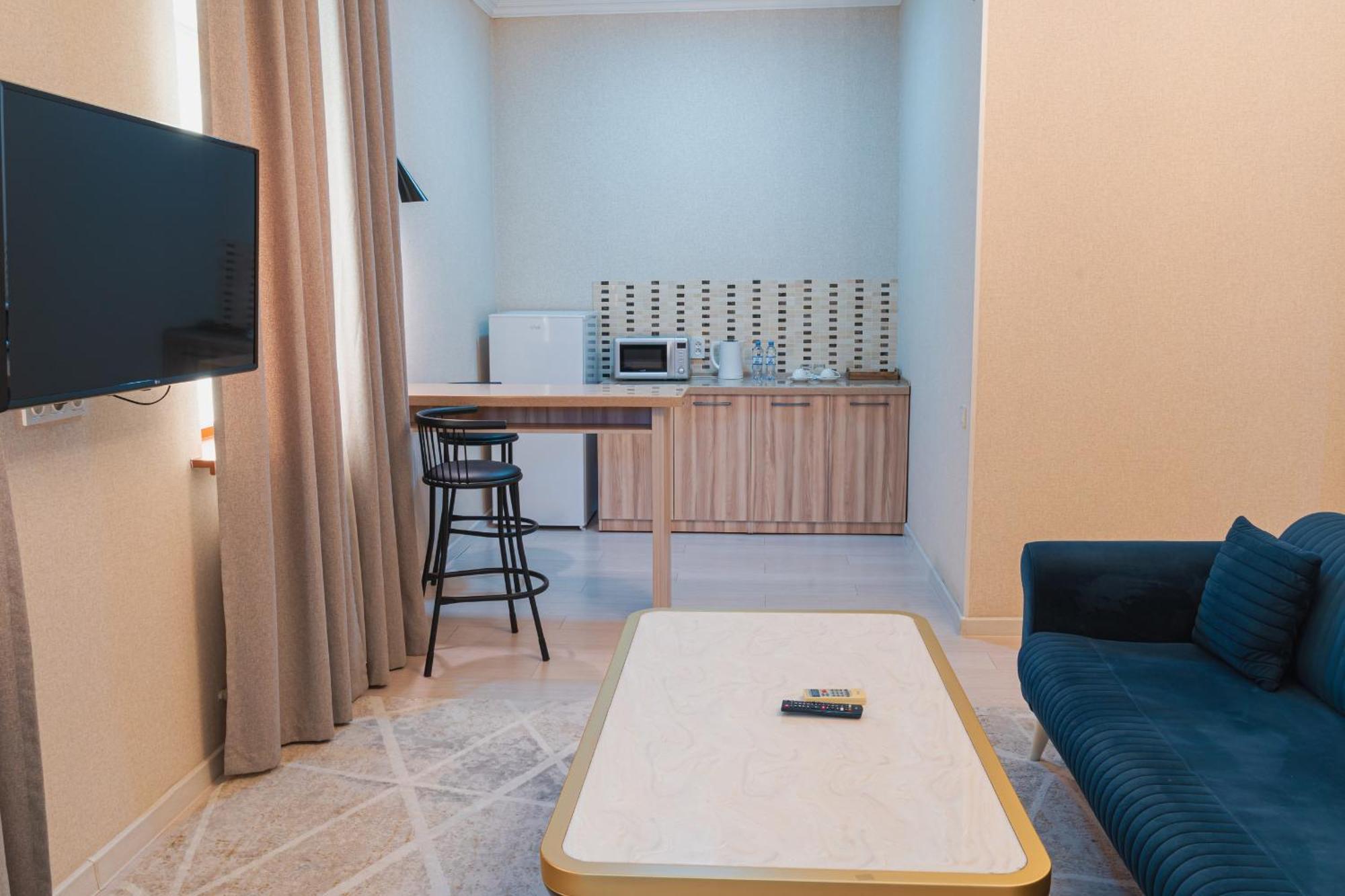 Altair Hotel Sjymkent Exteriör bild