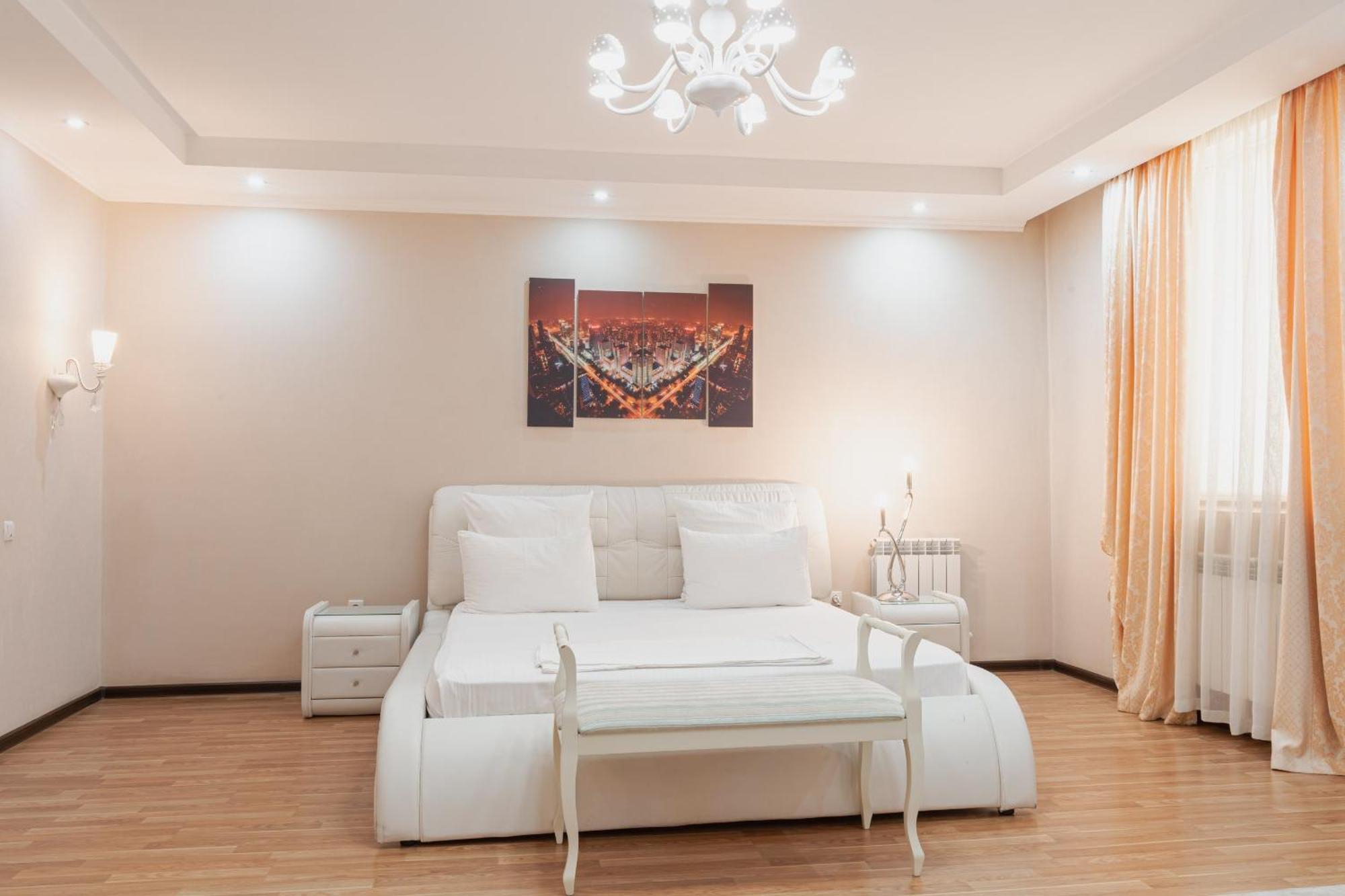 Altair Hotel Sjymkent Exteriör bild