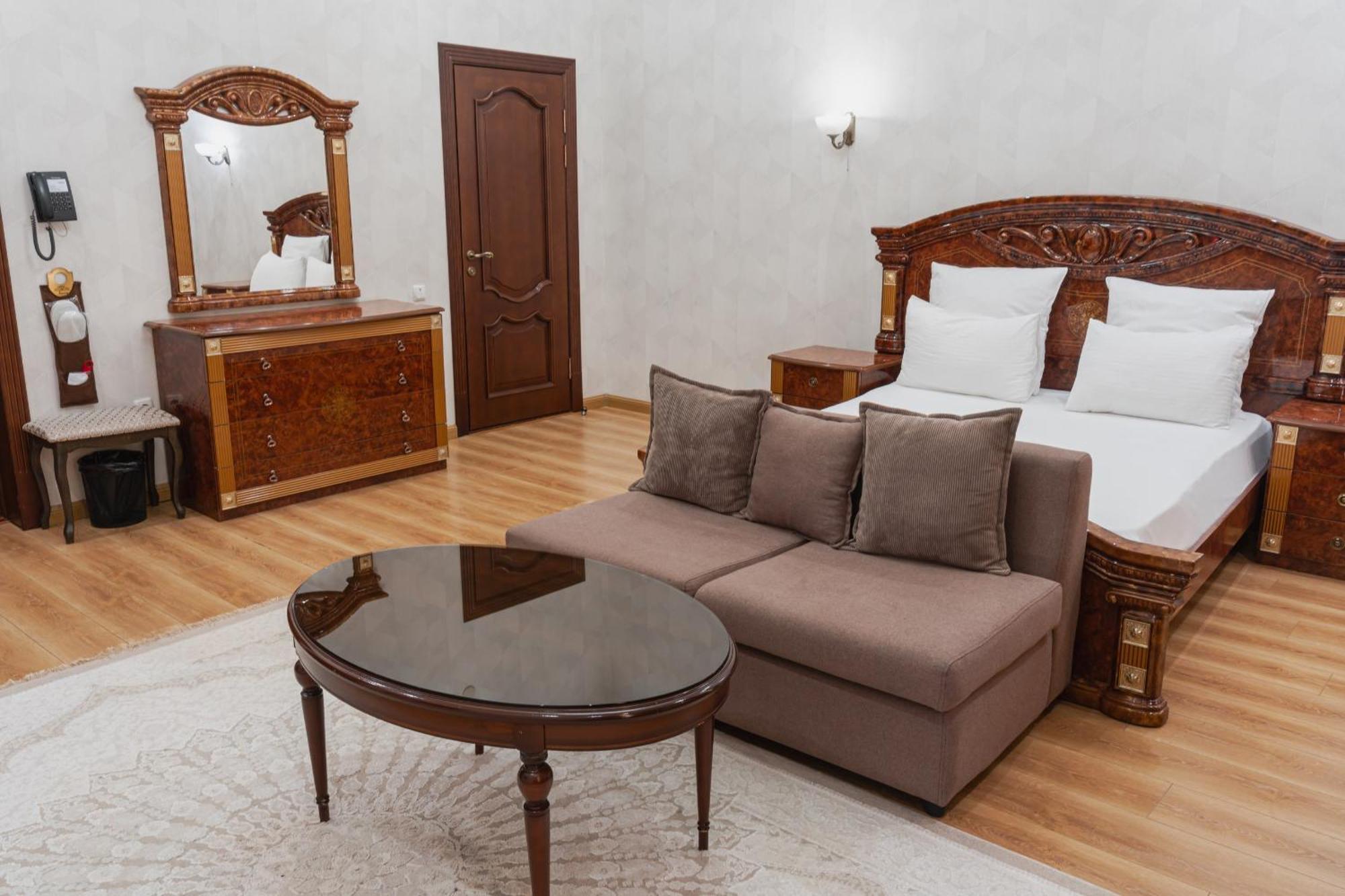 Altair Hotel Sjymkent Exteriör bild