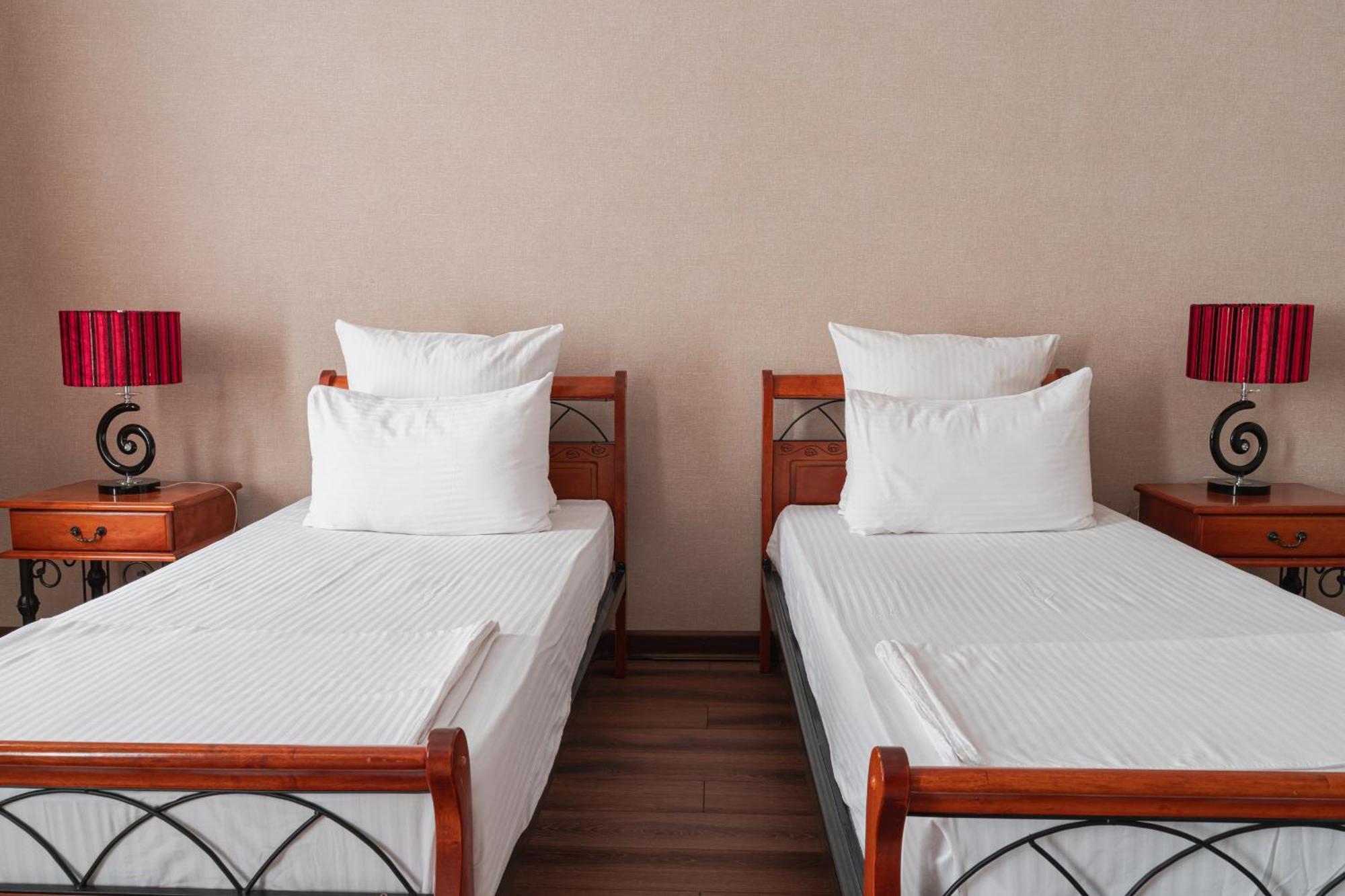 Altair Hotel Sjymkent Exteriör bild