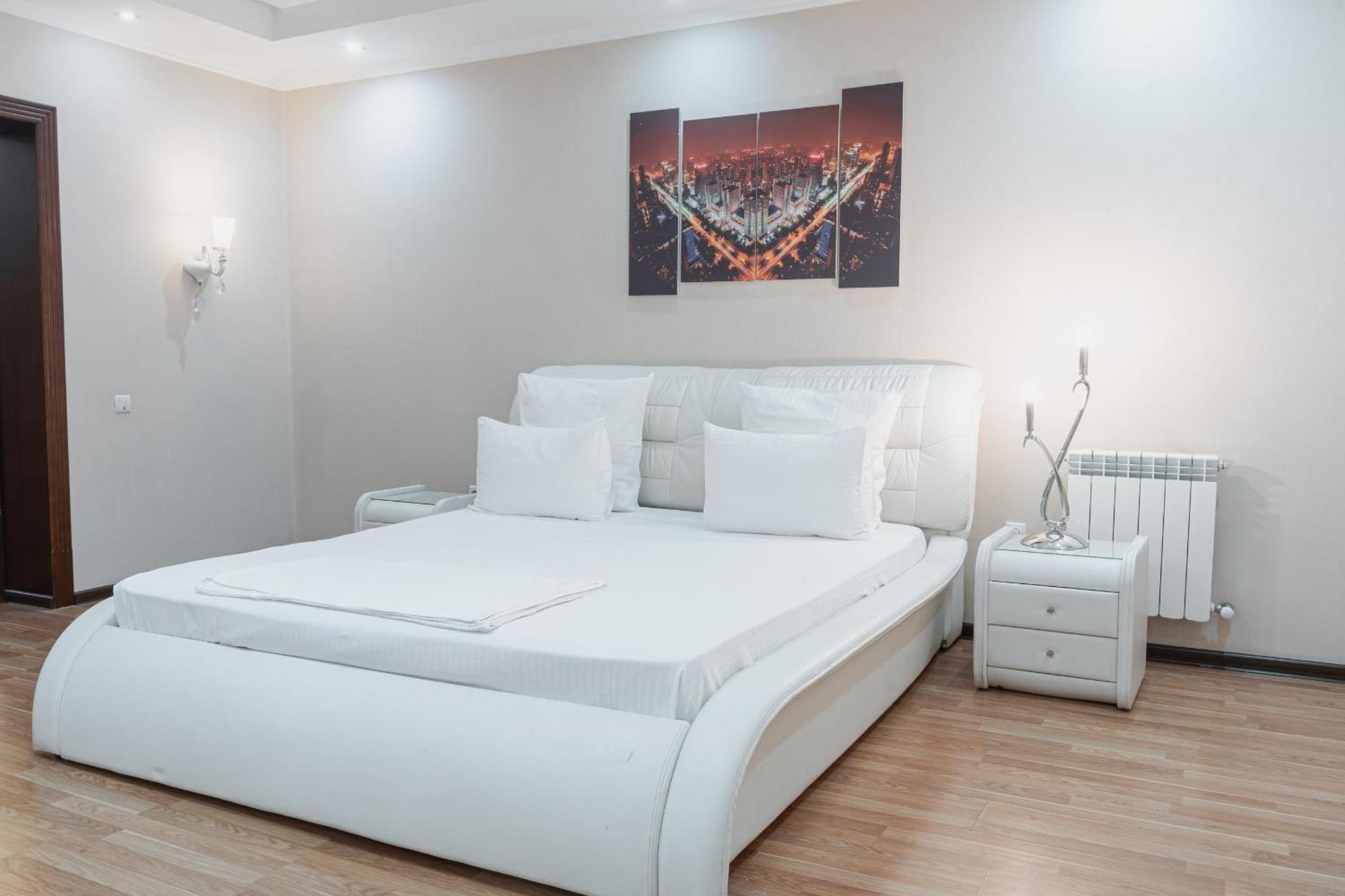 Altair Hotel Sjymkent Exteriör bild